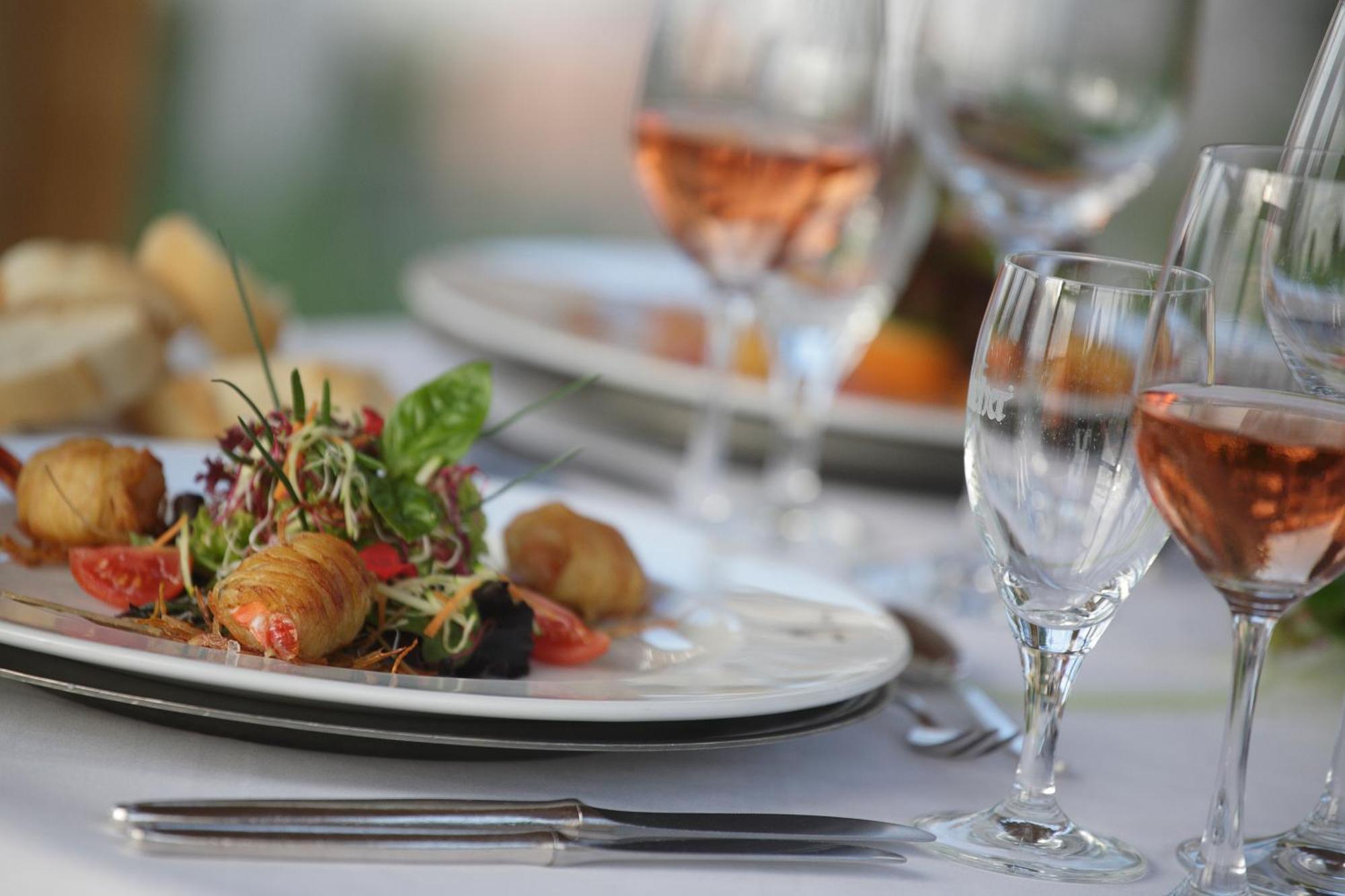 Badhotel Restaurant Stauferland Bad Boll Kültér fotó