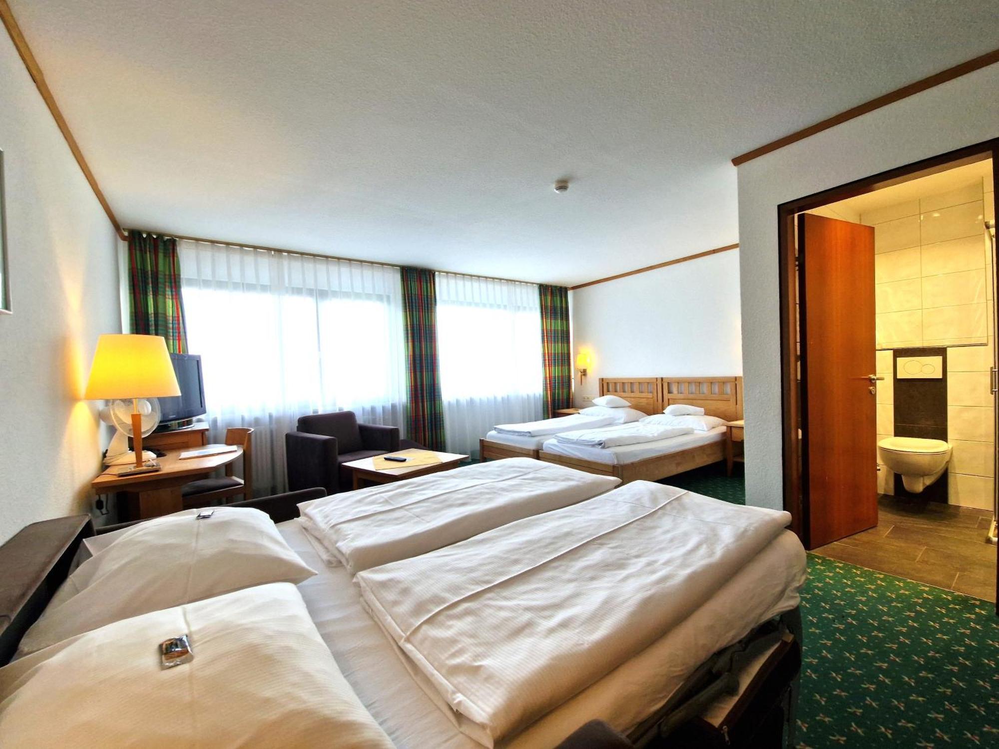 Badhotel Restaurant Stauferland Bad Boll Kültér fotó