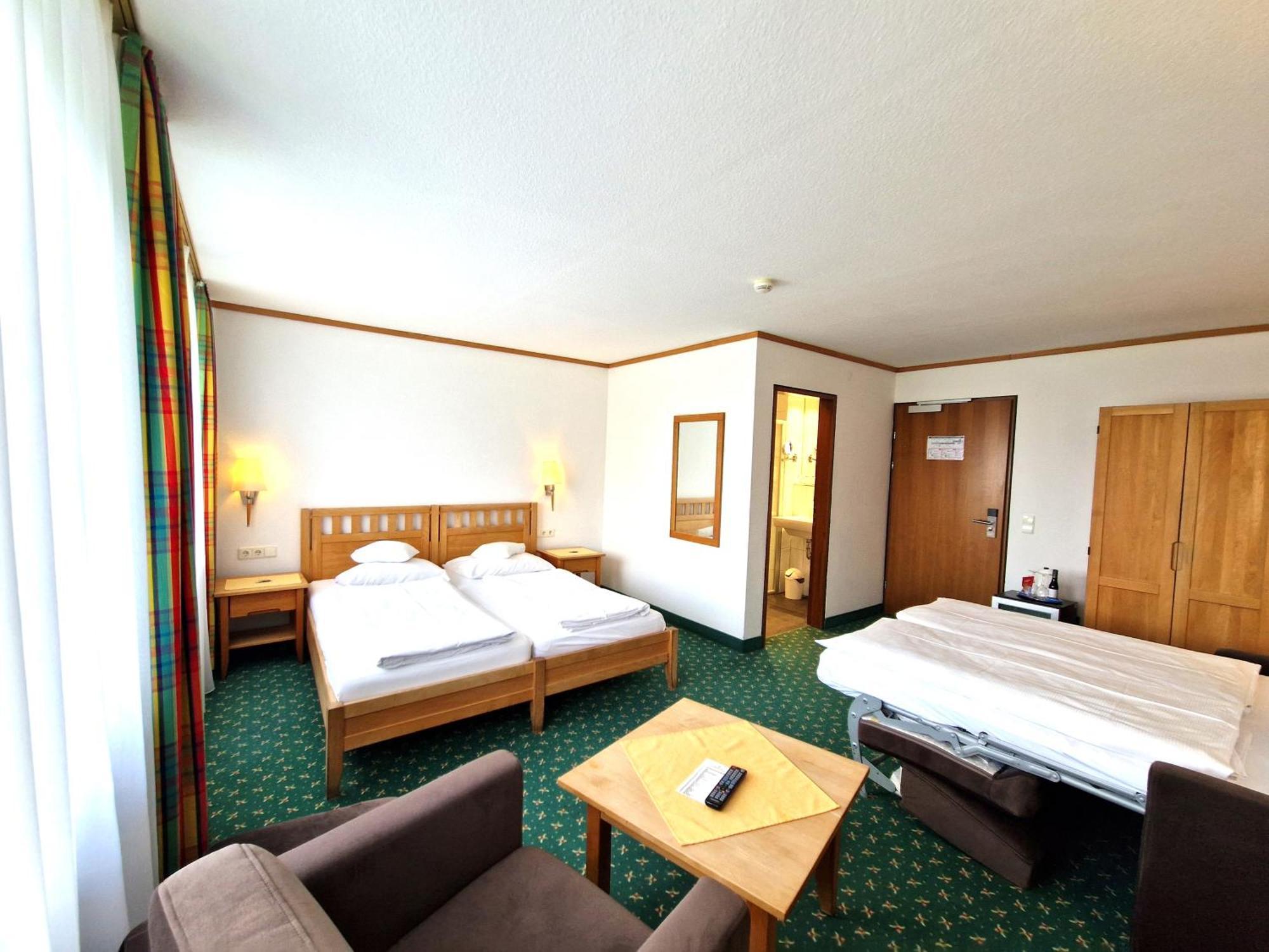 Badhotel Restaurant Stauferland Bad Boll Kültér fotó