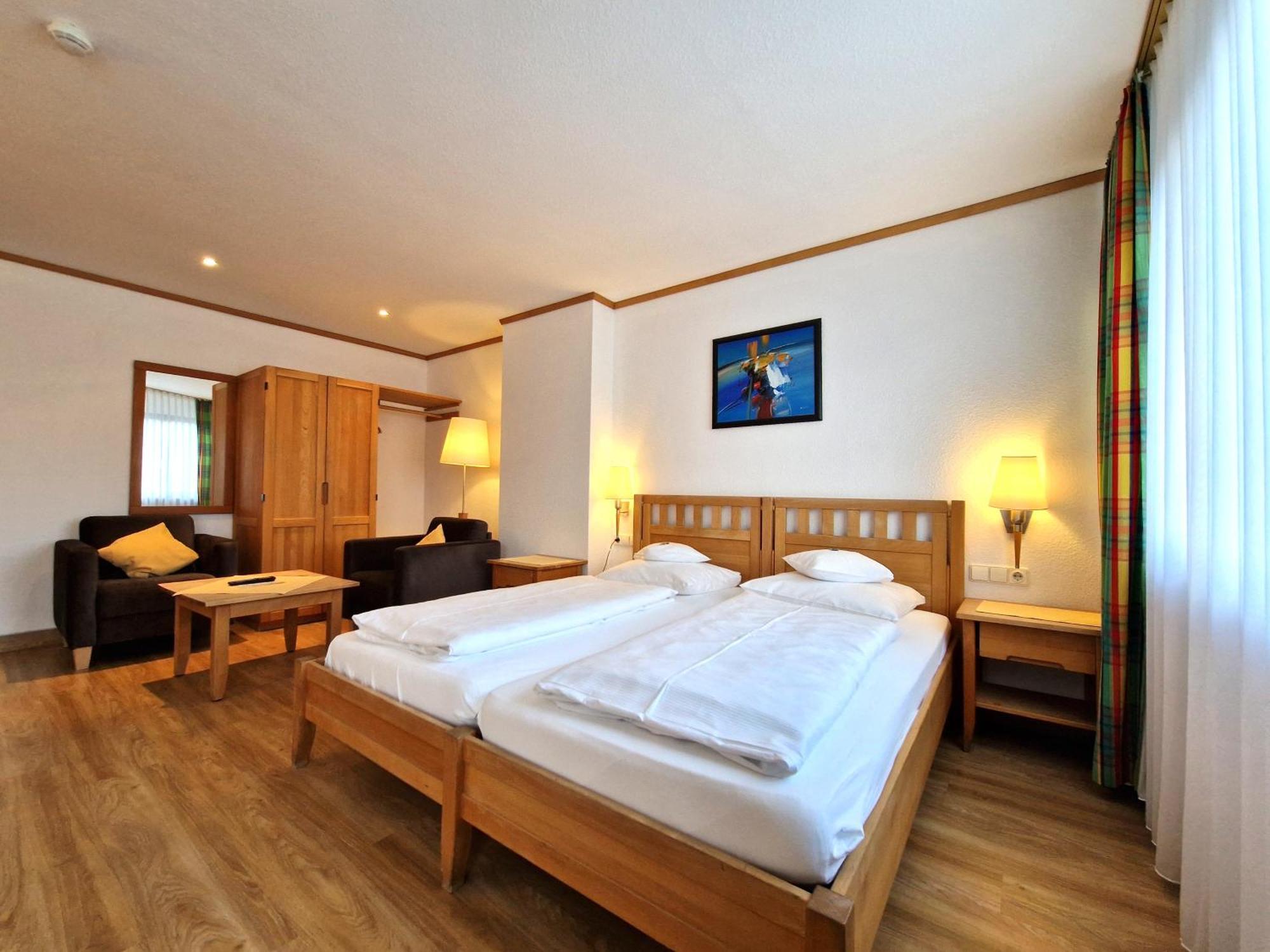 Badhotel Restaurant Stauferland Bad Boll Kültér fotó