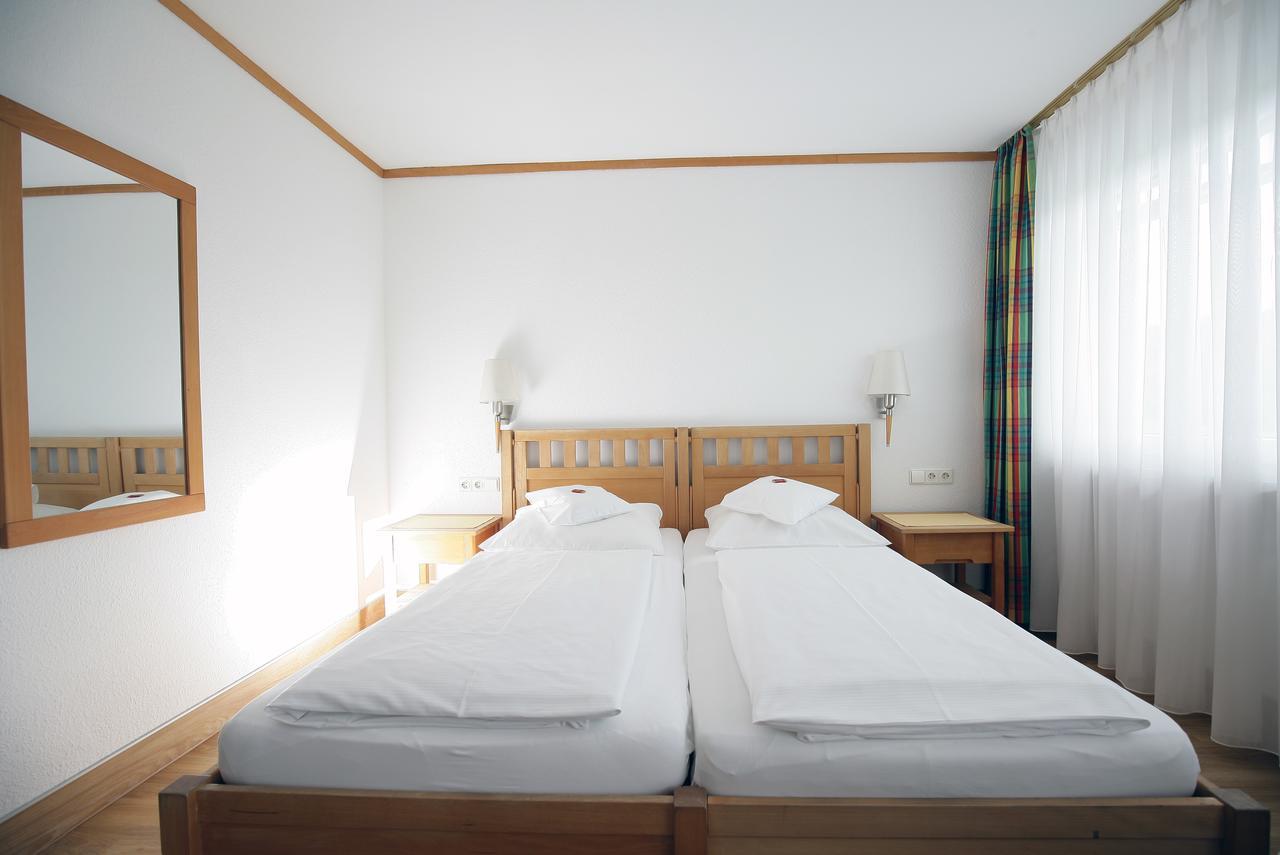 Badhotel Restaurant Stauferland Bad Boll Kültér fotó