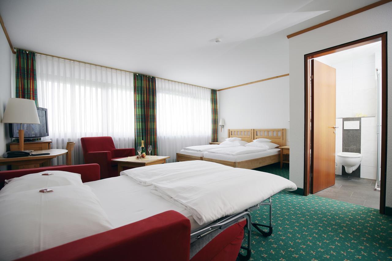 Badhotel Restaurant Stauferland Bad Boll Kültér fotó