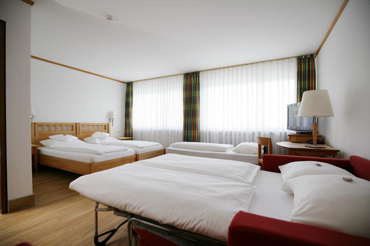 Badhotel Restaurant Stauferland Bad Boll Kültér fotó